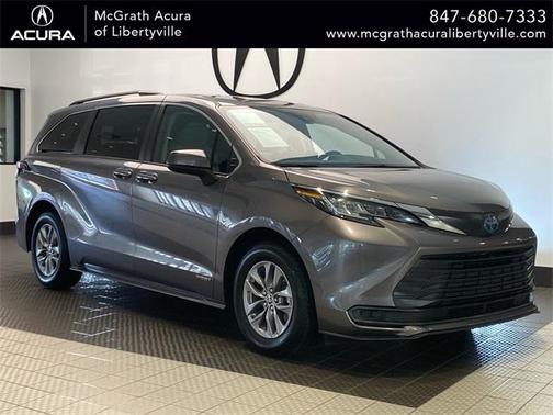2021 Toyota Sienna LE