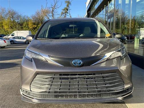 2021 Toyota Sienna LE