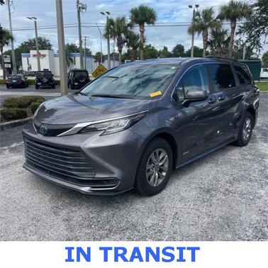 2021 Toyota Sienna LE