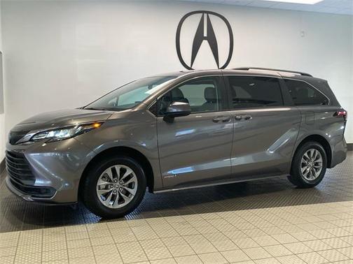 2021 Toyota Sienna LE