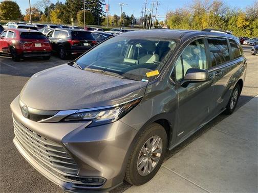 2021 Toyota Sienna LE