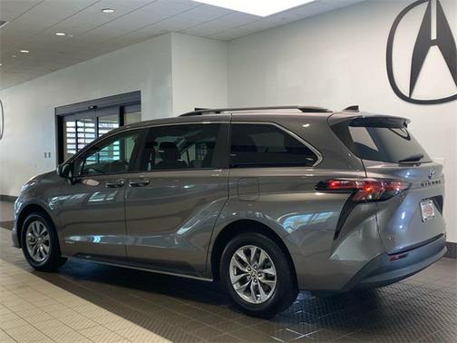 2021 Toyota Sienna LE