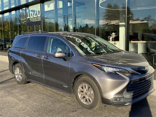 2021 Toyota Sienna LE