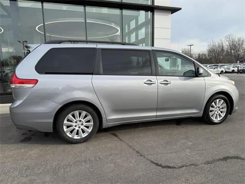 2014 Toyota Sienna XLE
