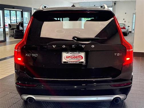 2018 Volvo XC90 T5 Momentum