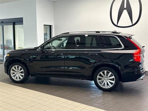 2018 Volvo XC90 T5 Momentum