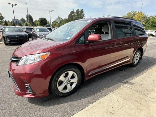 2020 Toyota Sienna LE