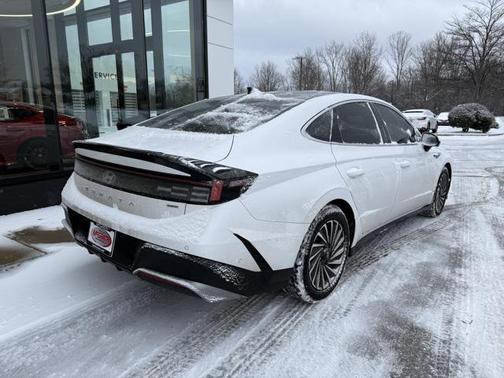 2025 Hyundai SONATA Hybrid Limited