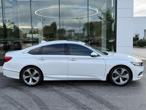 2019 Honda Accord Touring 2.0T