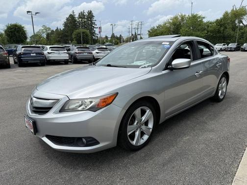 Silver Moon 2014 Acura ILX 2.0L Technology