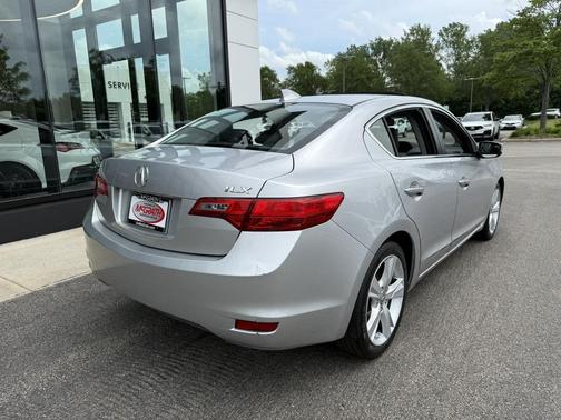 Silver Moon 2014 Acura ILX 2.0L Technology