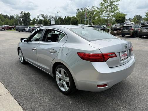 Silver Moon 2014 Acura ILX 2.0L Technology