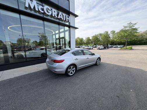 Silver Moon 2014 Acura ILX 2.0L Technology