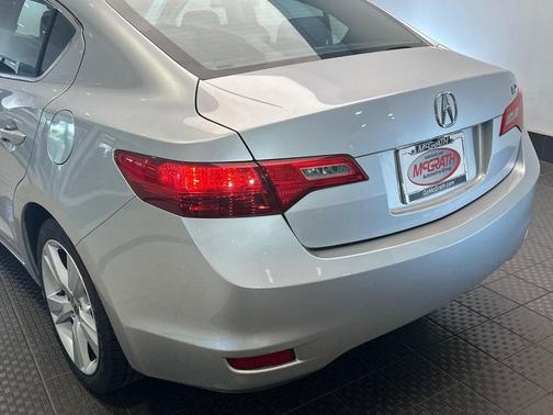 Silver Moon 2014 Acura ILX 2.0L Technology