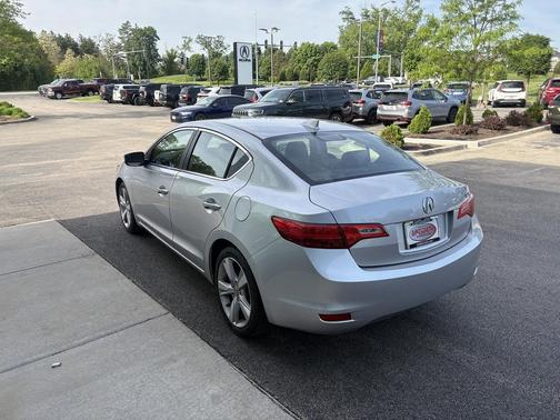 Silver Moon 2014 Acura ILX 2.0L Technology