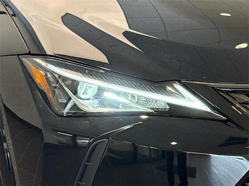 2022 Lexus UX 250h Base