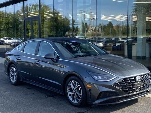 2022 Hyundai SONATA SEL