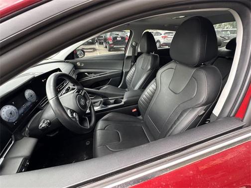 2022 Hyundai ELANTRA Limited