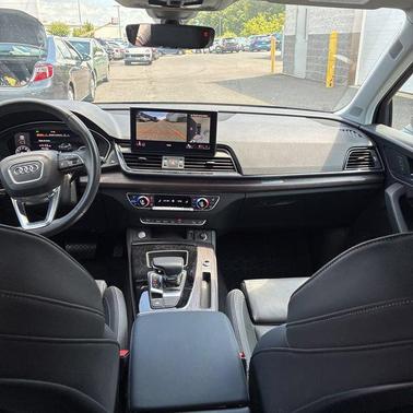 Manhattan Gray Metallic 2021 Audi Q5 45 Prestige