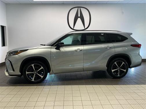 2022 Toyota Highlander XSE