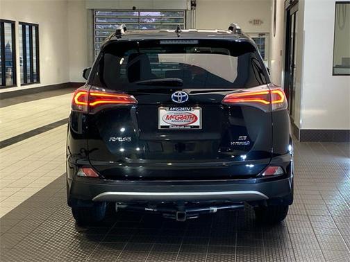 2018 Toyota RAV4 Hybrid SE