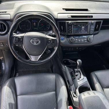 2018 Toyota RAV4 Hybrid SE
