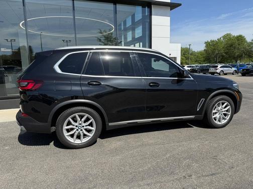 Black Sapphire Metallic 2021 BMW X5 xDrive40i