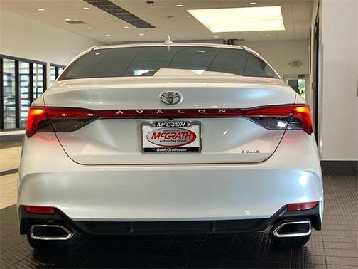 2022 Toyota Avalon XLE