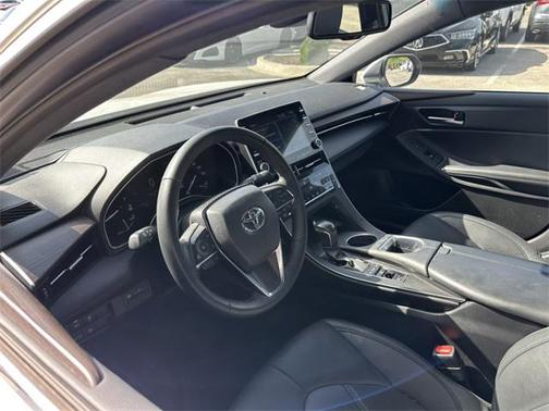2022 Toyota Avalon XLE