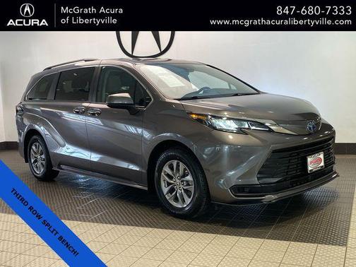 2023 Toyota Sienna LE