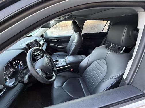2021 Toyota Highlander Hybrid XLE