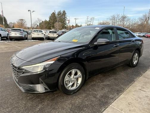 2021 Hyundai ELANTRA SE