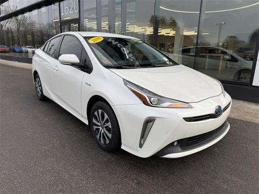 2019 Toyota Prius XLE