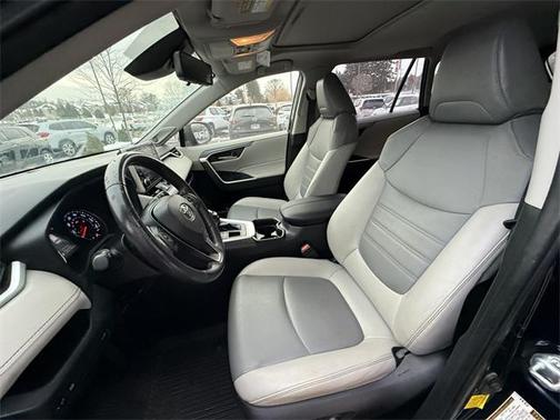 2019 Toyota RAV4 XLE Premium