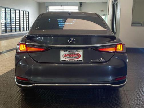 Cloudburst Gray 2022 Lexus ES 300h Base