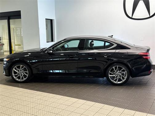 2022 Genesis G70 2.0T AWD