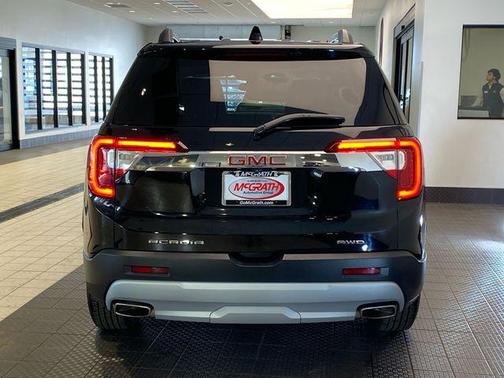 2023 GMC Acadia AWD SLT