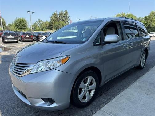 2015 Toyota Sienna LE