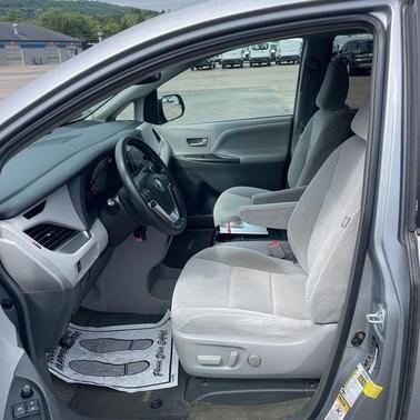 2015 Toyota Sienna LE