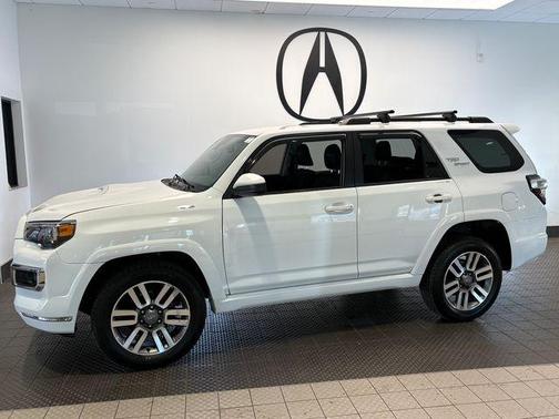 Blizzard Pearl 2022 Toyota 4Runner TRD Sport