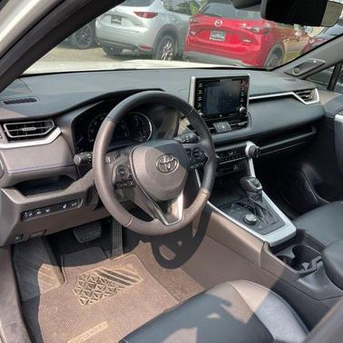 2021 Toyota RAV4 Hybrid SE