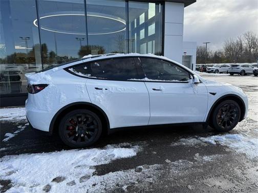 2023 Tesla Model Y Long Range Dual Motor All-Wheel Drive