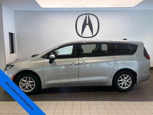 Silver Mist Clearcoat 2023 Chrysler Voyager LX