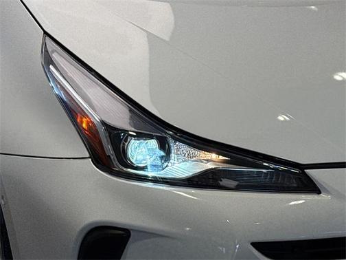 2022 Toyota Prius LE