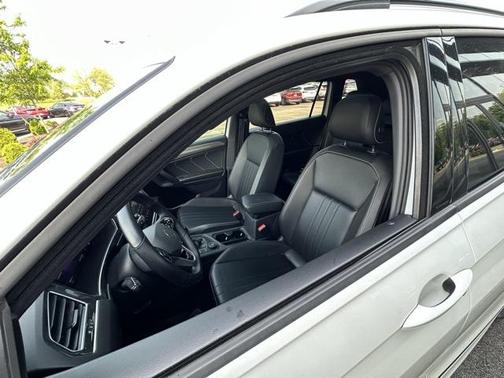 2022 Volkswagen Tiguan 2.0T SE R-Line Black 4MOTION
