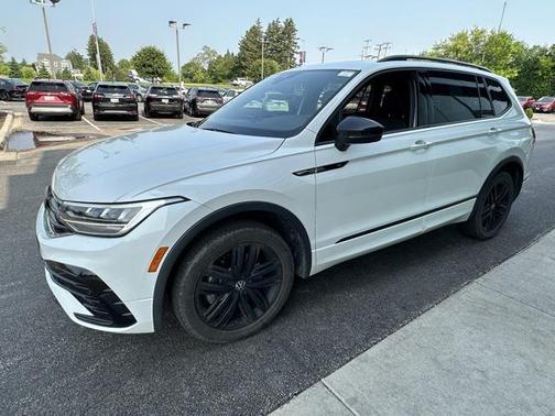 2022 Volkswagen Tiguan 2.0T SE R-Line Black 4MOTION