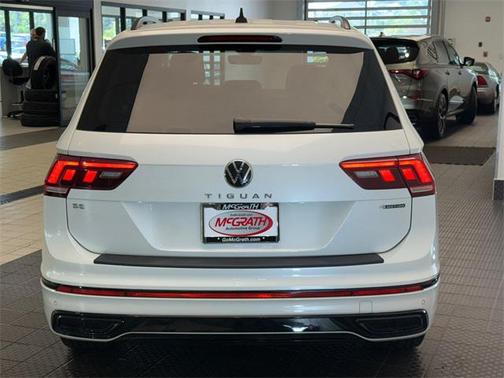 2022 Volkswagen Tiguan 2.0T SE R-Line Black 4MOTION