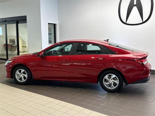 2022 Hyundai ELANTRA SE