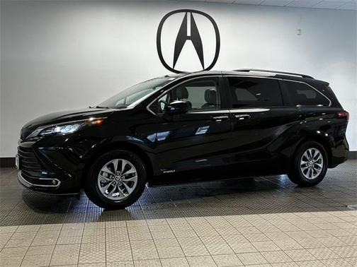 2021 Toyota Sienna XLE 7 Passenger