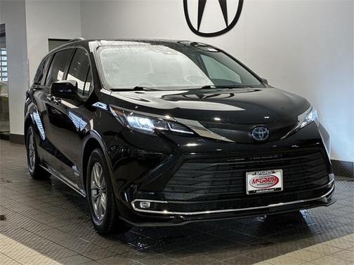 2021 Toyota Sienna XLE 7 Passenger